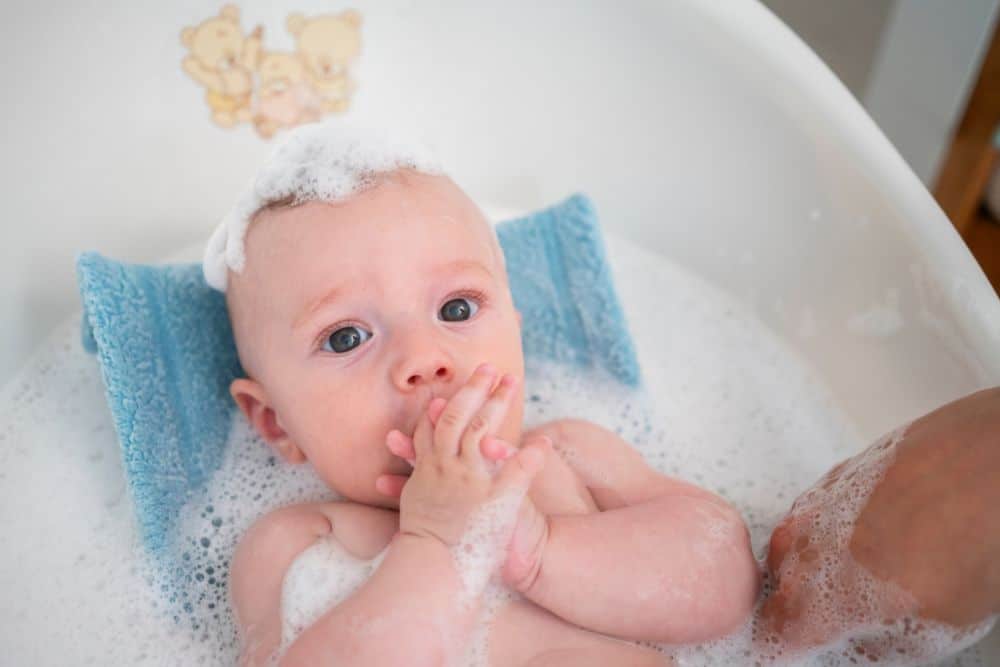 Ab wann kann ich mein Baby baden?