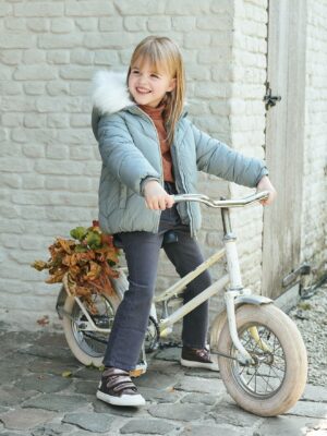 Vertbaudet Mädchen Flared-Jeans mit Stickereien